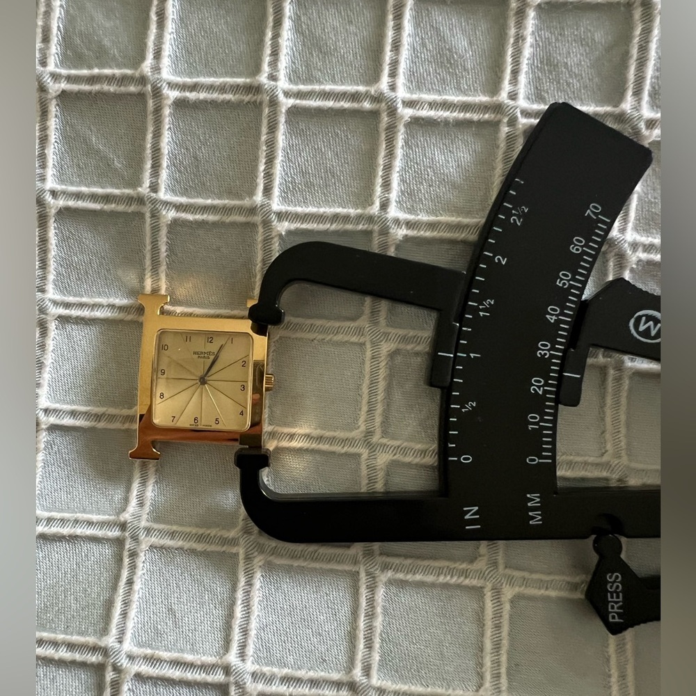 Hermes’ H watch etoupe strap for the 25mm size. Current retail is $500+ - Picture 9 of 10